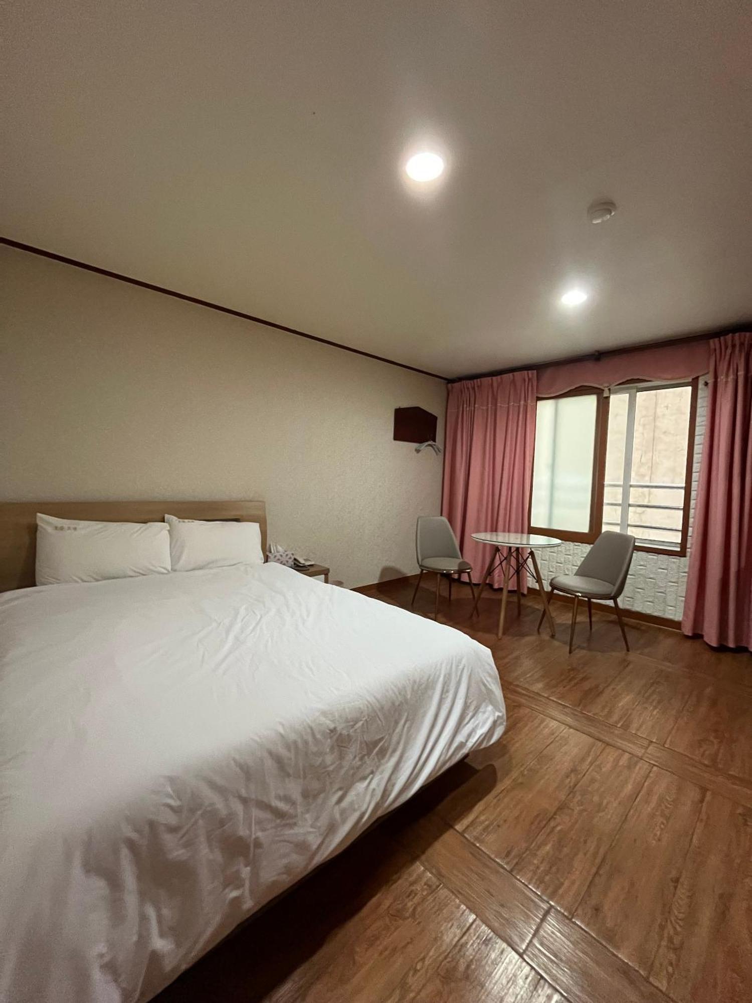 Oreum Motel 제주 외부 사진